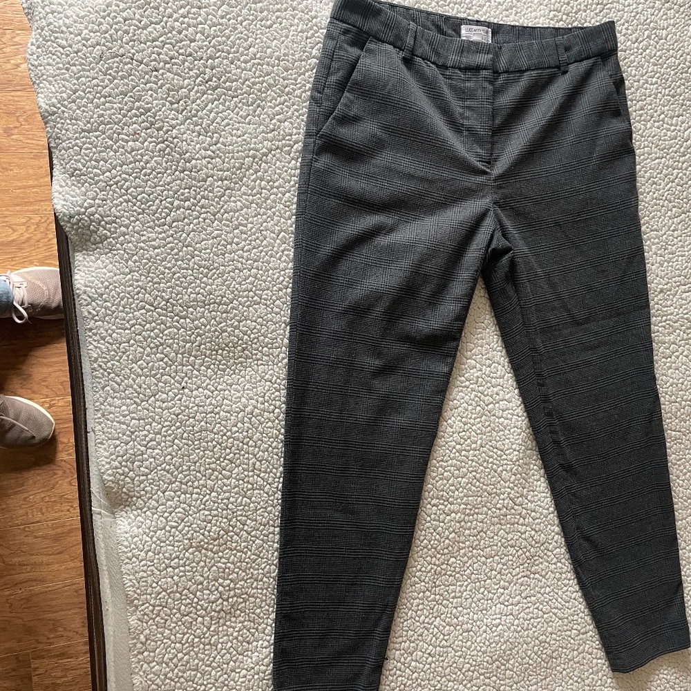 Wildfang plaid dress capri pants, size medium